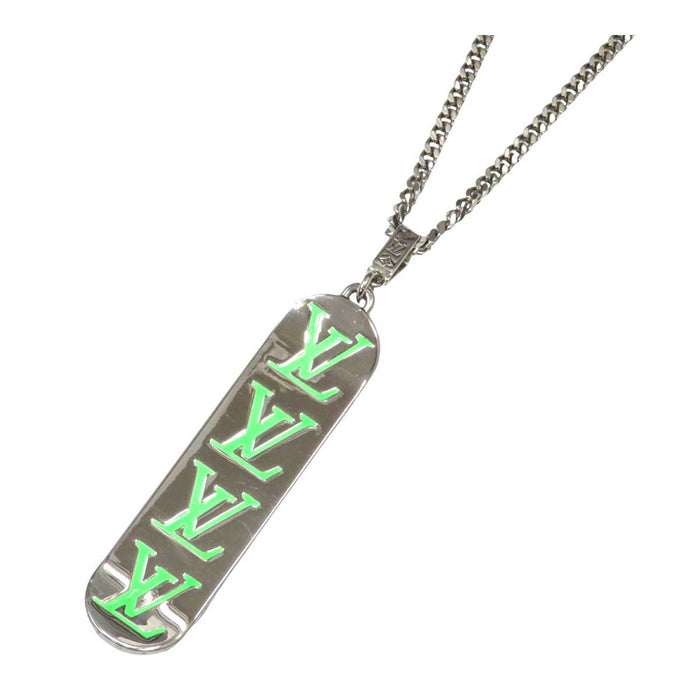 LOUIS VUITTON 
LV ロゴ シルバーカラーメタル 
モノグラム スケートボード ネックレス