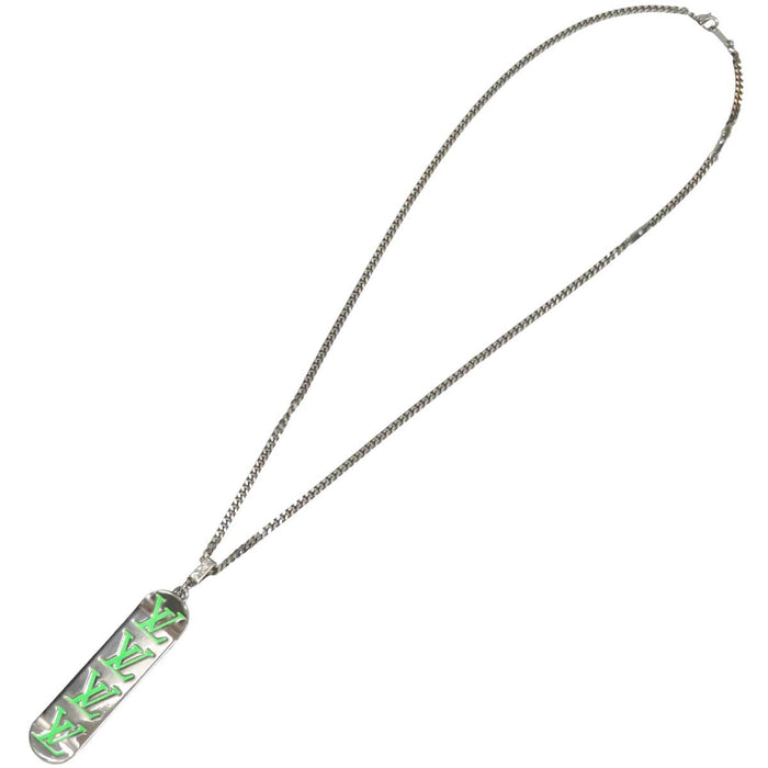 LOUIS VUITTON 
LV ロゴ シルバーカラーメタル 
モノグラム スケートボード ネックレス