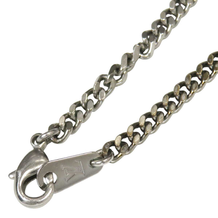 LOUIS VUITTON 
LV ロゴ シルバーカラーメタル 
モノグラム スケートボード ネックレス