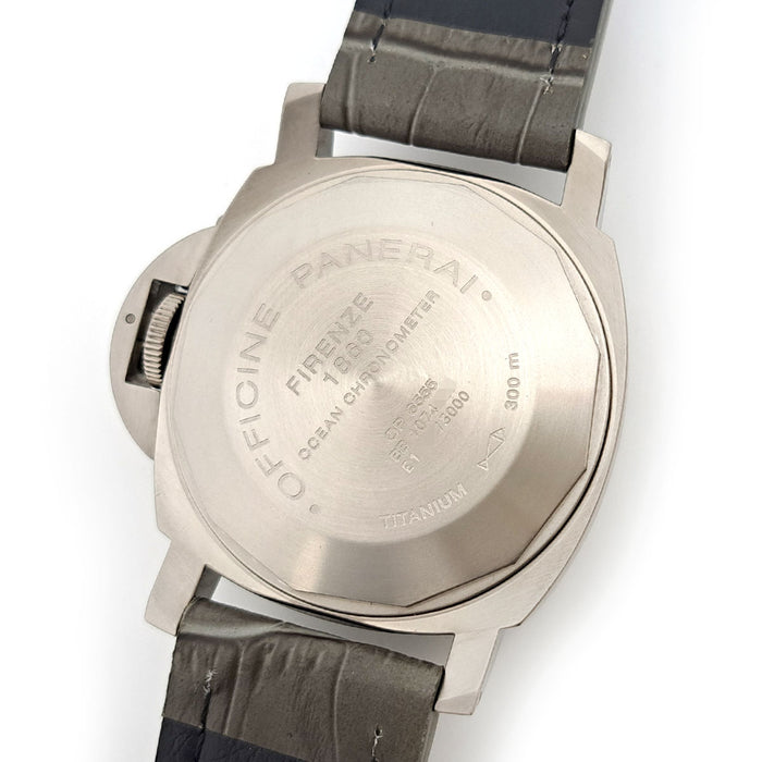 OFFICINE PANERAI 
Luminor GMT 
With box and warranty card