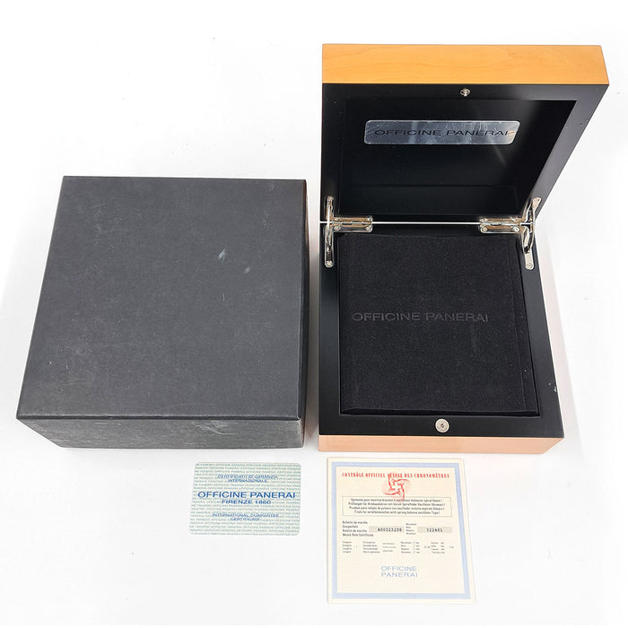 OFFICINE PANERAI 
Luminor GMT 
With box and warranty card