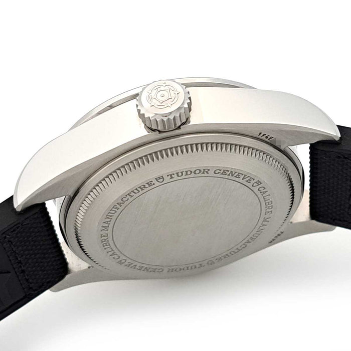 TUDOR 
Black Bay Pro 
con scatola e garanzia