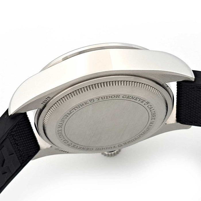 TUDOR 
Black Bay Pro 
con scatola e garanzia