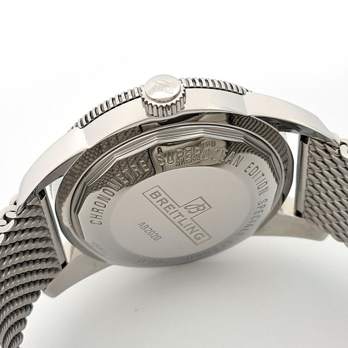 BREITLING 
Superocean Heritage B20 
With box and warranty card