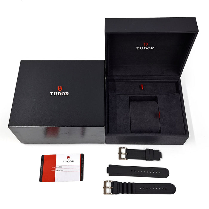 TUDOR 
Pelagos LHD 
With box and warranty card