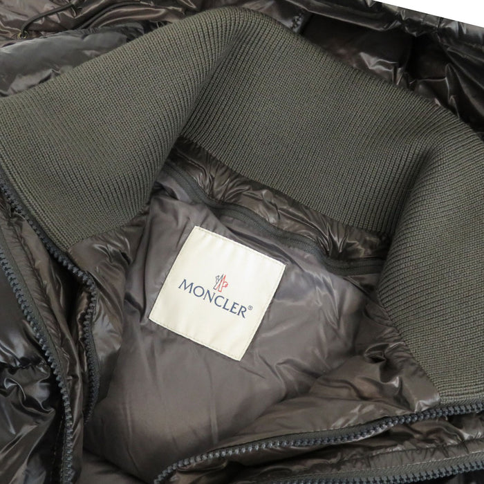 MONCLER 
ワッペン ジップアップ ナイロン 
ZIN ジン ダウンジャケット