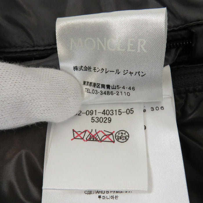 MONCLER 
ワッペン ジップアップ ナイロン 
ZIN ジン ダウンジャケット