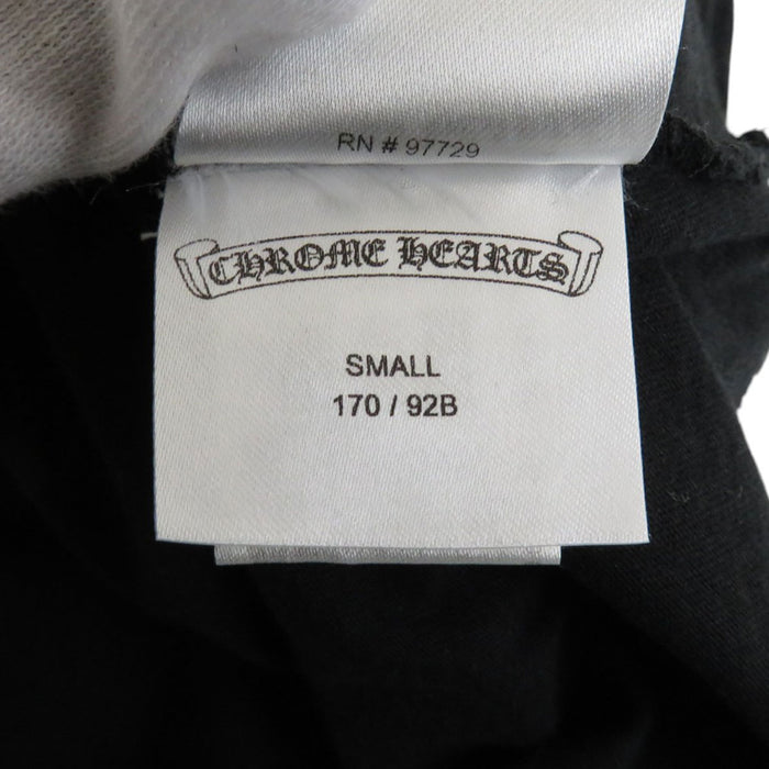 CHROME HEARTS 
CHプラス スクロールラベル ロゴ コットン 
バックロゴ プリント Tシャツ