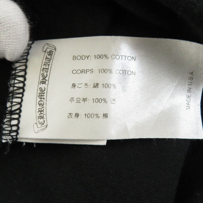 CHROME HEARTS 
CHプラス スクロールラベル ロゴ コットン 
バックロゴ プリント Tシャツ