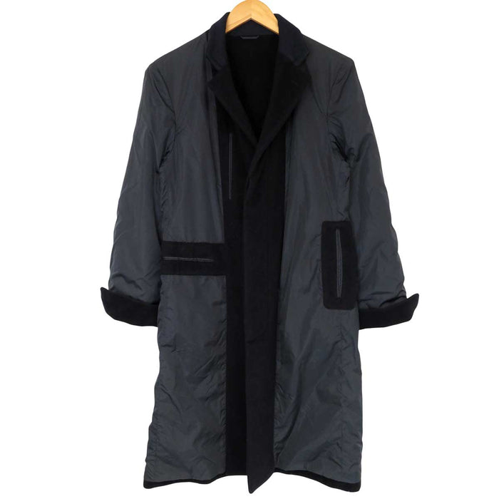 PRADA
Logo réversible nylon laine cachemire
Manteau Chester à l'envers