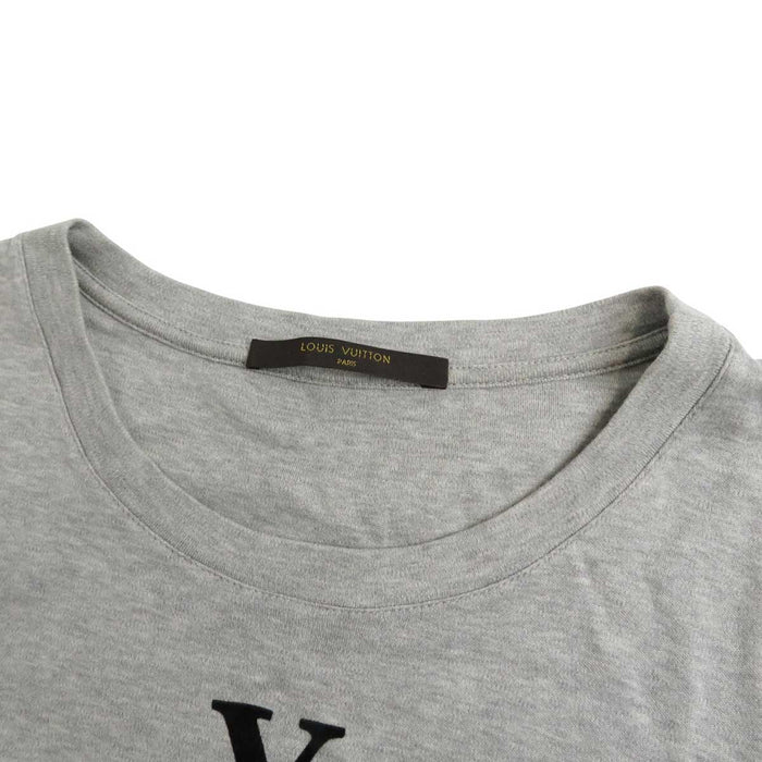 LOUIS VUITTON 
LV Cotone RM171M CMS HBY05W 
Maglietta con logo a croce