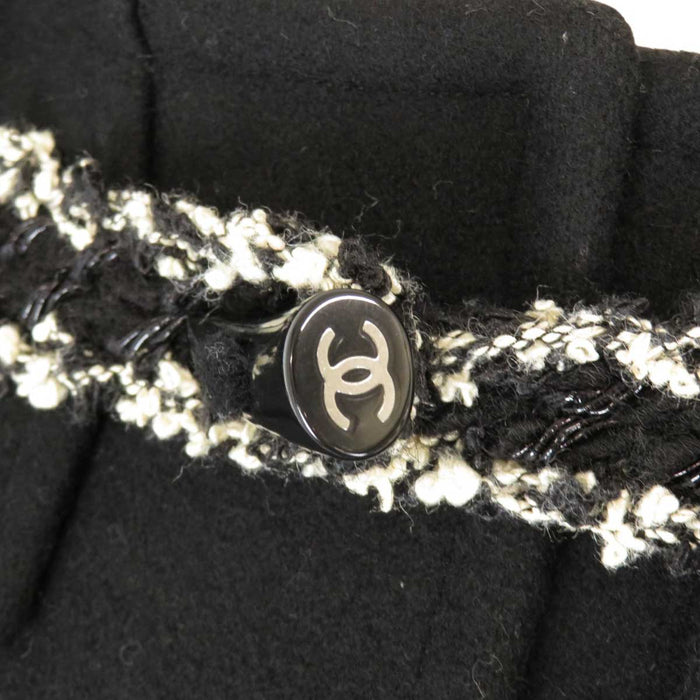 CHANEL
COCO CC Logo Wool
Coco Mark Hooded Tweed Duffle Coat