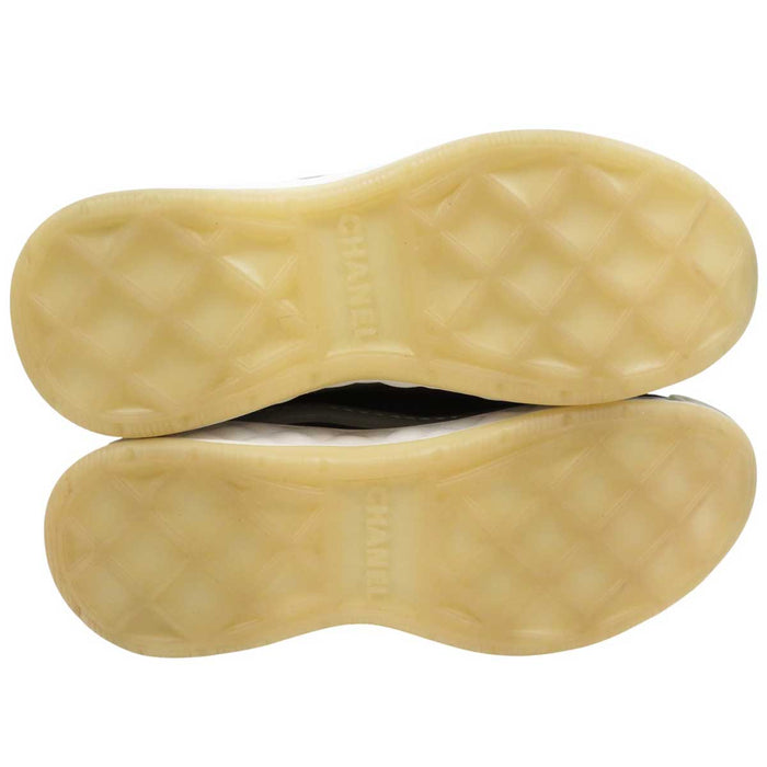 CHANEL 
COCO CC ロゴ マトラッセ 21K ライトゴールドカラー金具 
ココマーク スニーカー