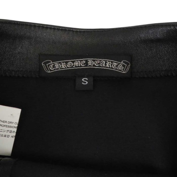 CHROME HEARTS
GONNA IN PELLE CON DOPPIA CERNIERA A PUNTA 89 03刻印 ARGENTO CH
Gonna mini in pelle con doppia cerniera a punta