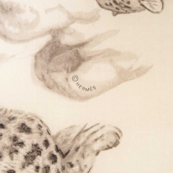 HERMES 
カシシル スカーフ ストール 大判 
カレジェアン 140 DANS LATELIER DE ROBERT DALLE 
ロベールダレのアトリエ