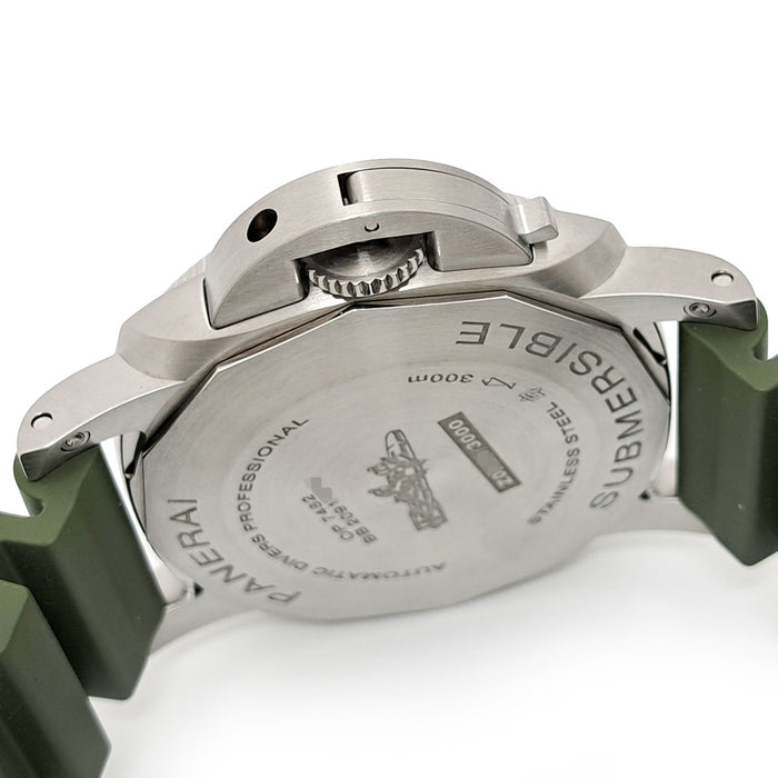 OFFICINE PANERAI
Submersible QuarantaQuattro Bianco
With box and warranty card