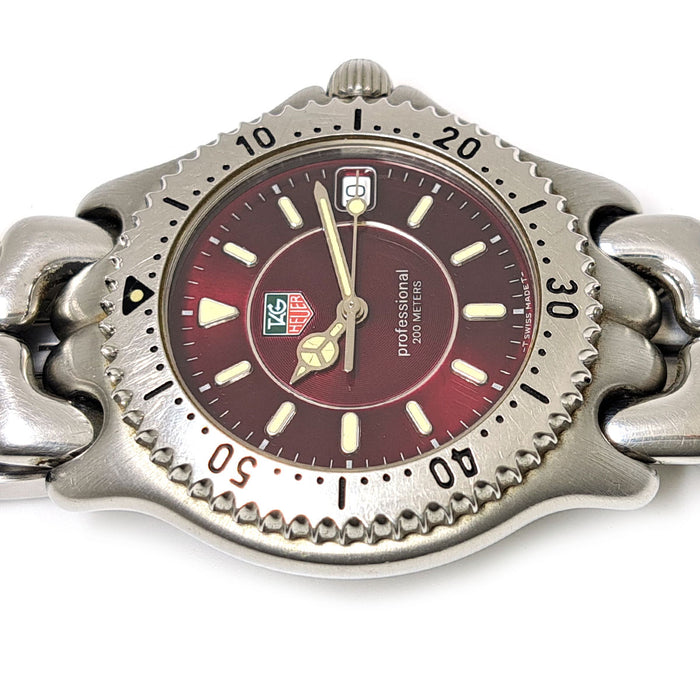 TAG HEUER 
プロフェッショナル 200M ボルドーダイヤル