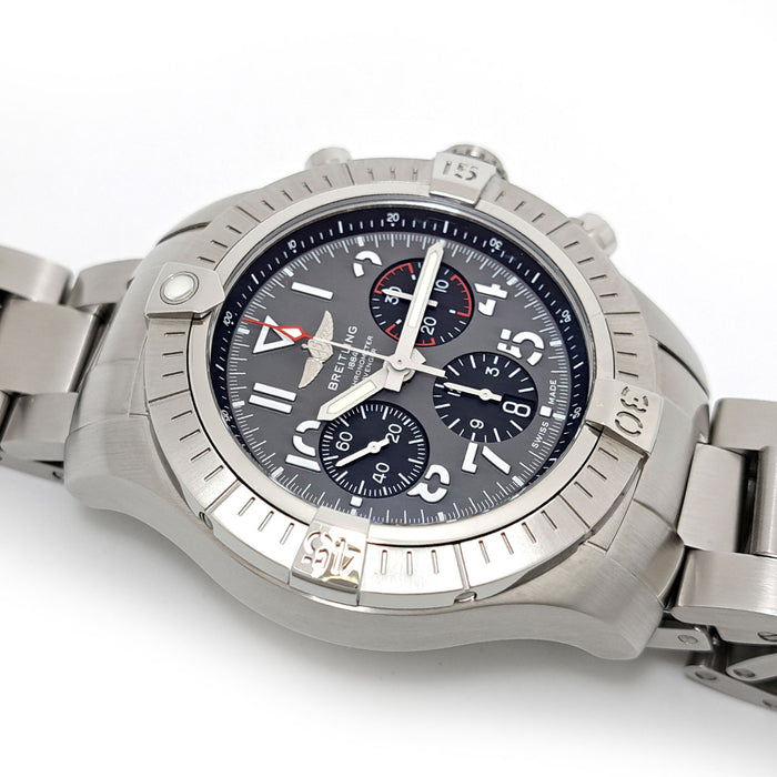 BREITLING 
アベンジャー B01 クロノグラフ 45 500本限定 
箱ギャラ付