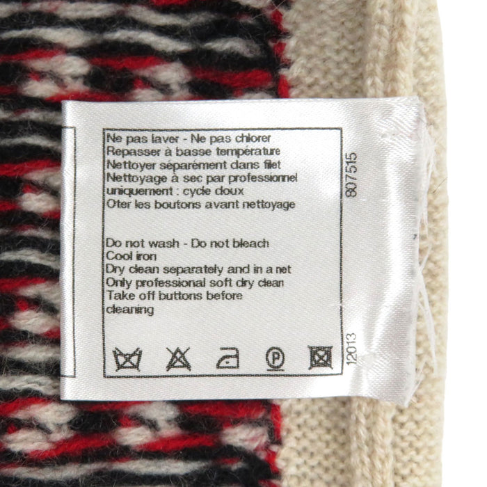 CHANEL 
COCO CC ココボタン Vネック 
ココマーク カシミヤ ニット カーディガン