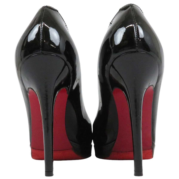 Christian Louboutin
Scarpe con tacco alto in vernice
Nuove semplici décolleté