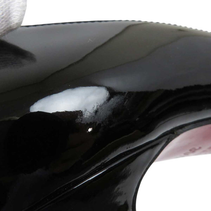 Christian Louboutin
Scarpe con tacco alto in vernice
Nuove semplici décolleté