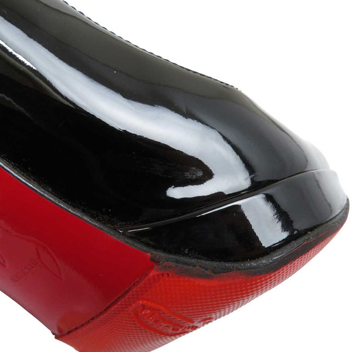 Christian Louboutin
Scarpe con tacco alto in vernice
Nuove semplici décolleté