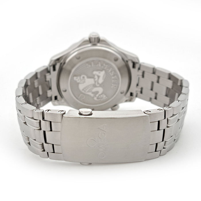 OMEGA 
Seamaster Diver 300M 
With box and warranty card