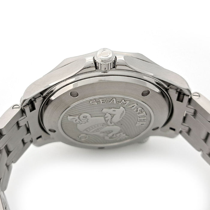 OMEGA 
Seamaster Diver 300M 
With box and warranty card