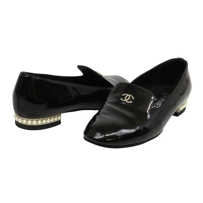 CHANEL 
COCO CC パテント 
ココマーク コスチュームパール スリッポン