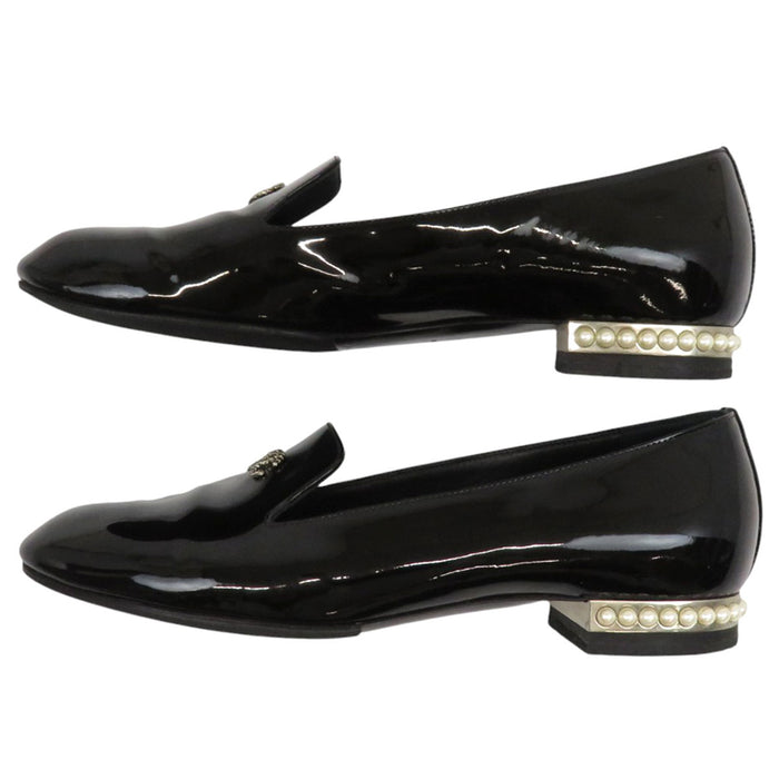 CHANEL 
COCO CC パテント 
ココマーク コスチュームパール スリッポン