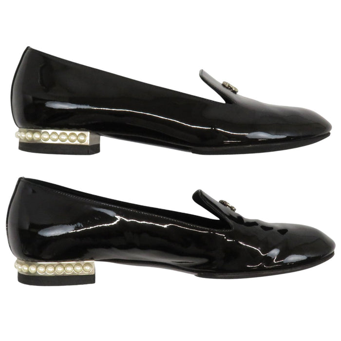 CHANEL 
COCO CC パテント 
ココマーク コスチュームパール スリッポン