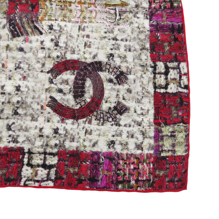 CHANEL 
COCO CC logo sciarpa grande formato seta 
sciarpa motivo tweed con logo Coco