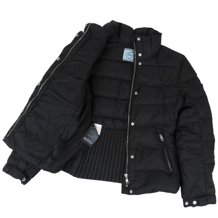 PRADA 
ナイロン ハイネック 
トライアングルロゴ ダウンジャケット