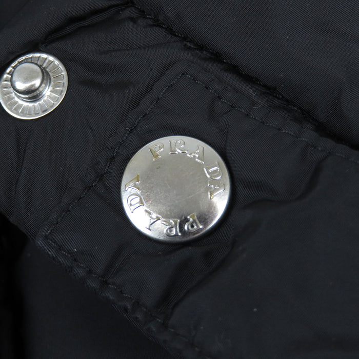 PRADA 
ナイロン ハイネック 
トライアングルロゴ ダウンジャケット