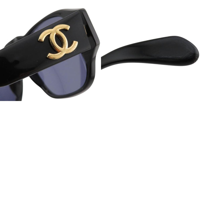 CHANEL 
COCO CC logo Wellington 
Occhiali da sole con logo Coco