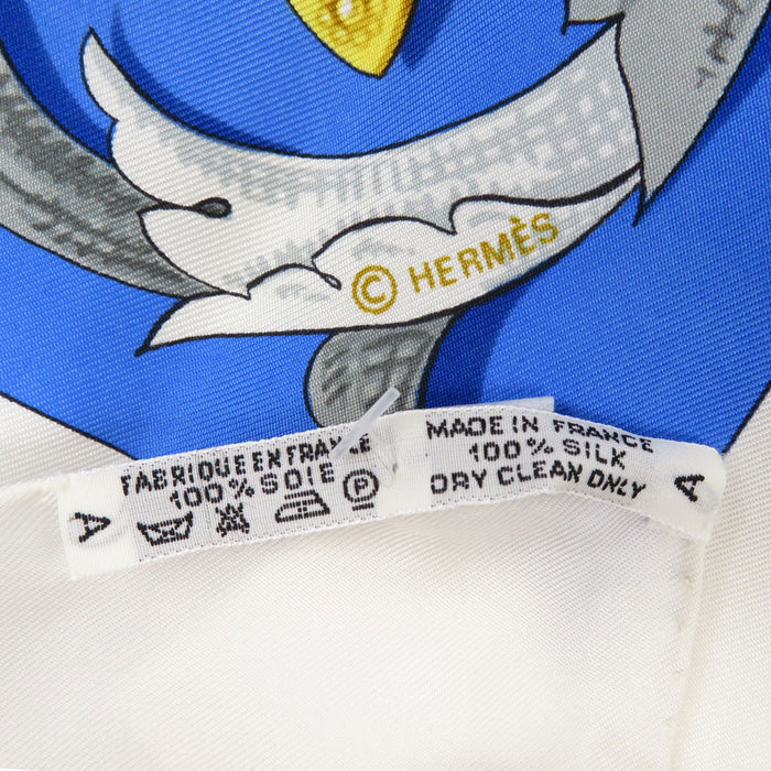 HERMES 
大方巾 絲綢 
Carré 90 LE MORS A LA CONETABLE 馬嚼子的高雅