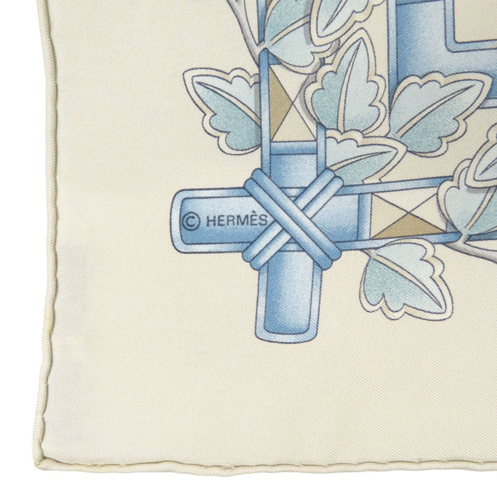 HERMES
Large silk pigeon
Carré 90 ENVOL flight