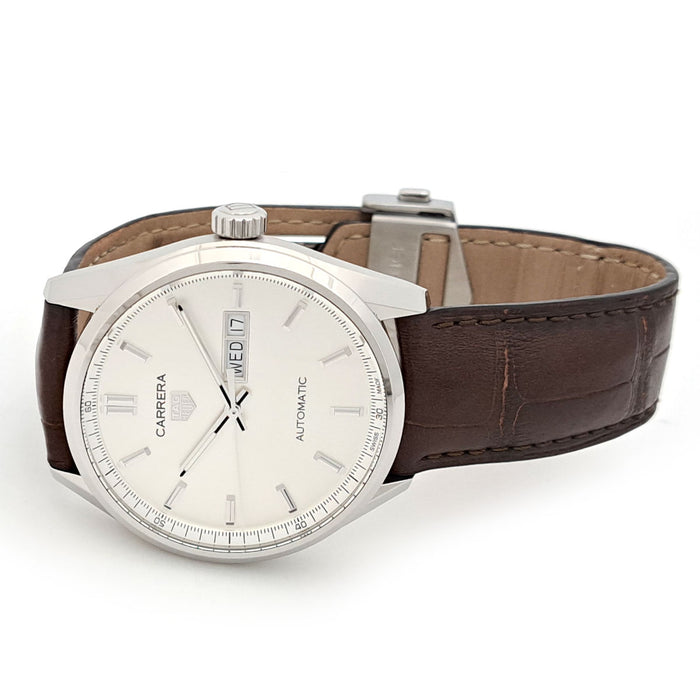 泰格豪雅
卡莱拉 日历星期 显示 Calibre 5
附带保修卡