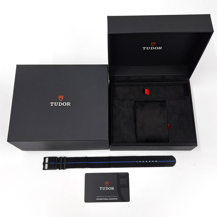 TUDOR 
ブラックベイ セラミック ブルーダイヤル 
箱ギャラ付