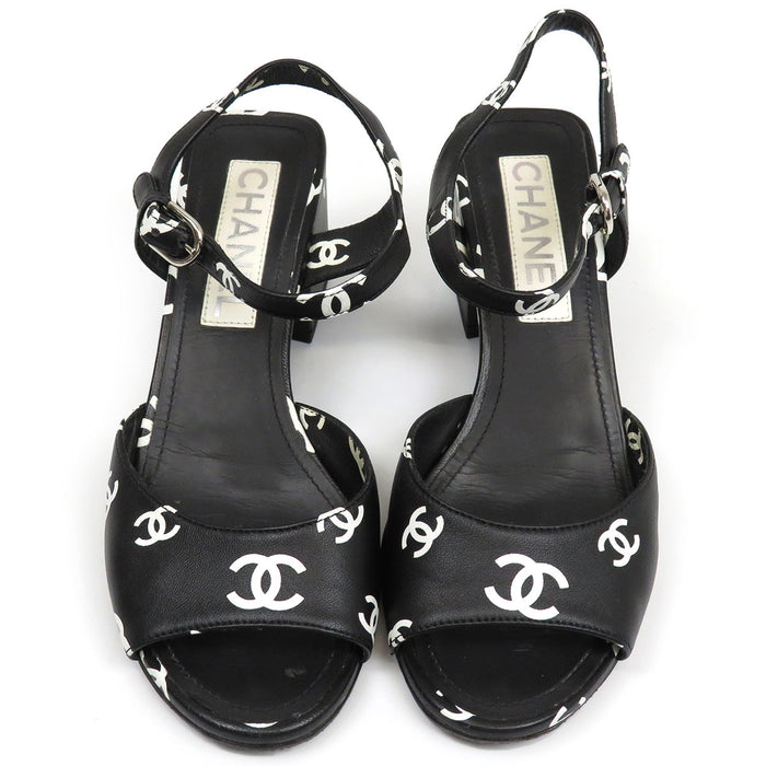 CHANEL 
COCO CC ロゴ 総柄 レザー 22S 
ココマーク オープントゥ サンダル