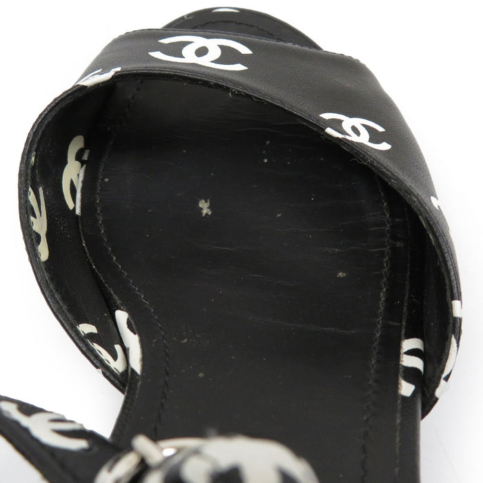 CHANEL 
COCO CC ロゴ 総柄 レザー 22S 
ココマーク オープントゥ サンダル