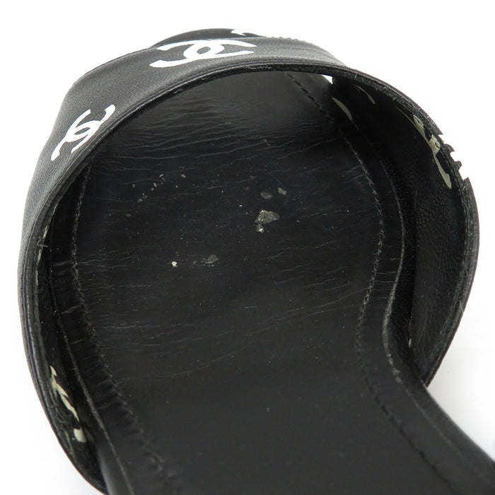 CHANEL 
COCO CC ロゴ 総柄 レザー 22S 
ココマーク オープントゥ サンダル