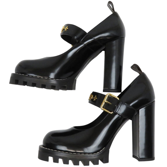 LOUIS VUITTON
LV Scarpe con tacco alto in pelle verniciata
Scarpe a punta della linea Start Trail
Monogramma