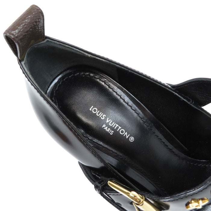 LOUIS VUITTON
LV Scarpe con tacco alto in pelle verniciata
Scarpe a punta della linea Start Trail
Monogramma