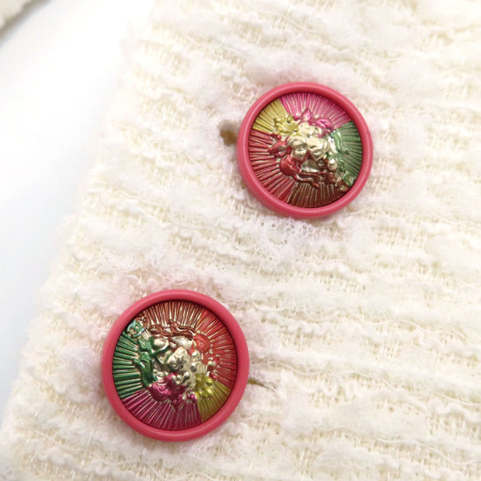 香奈儿
COCO CC 可可按钮 狮子 七分袖
可可标志 双排扣 花呢 夹克