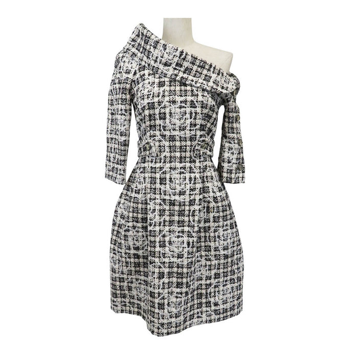 CHANEL 
COCO CC manica a tre quarti 
camelia tweed monospalla abito