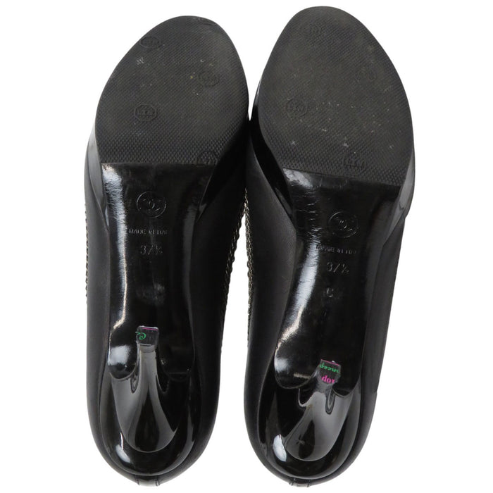 CHANEL
COCO CC logo nastro catena pelle verniciata fibbia colore argento
tacchi alti pumps con marchio Coco