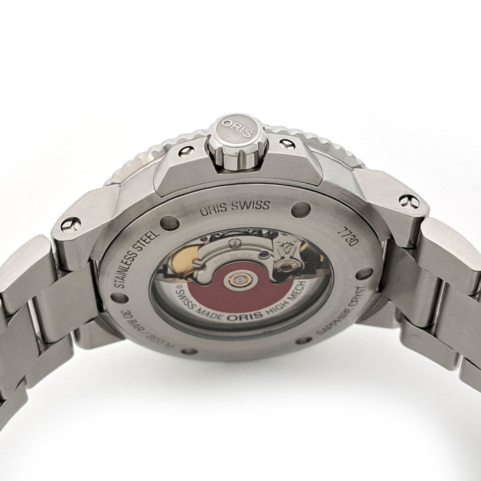 ORIS 
Aquis Date 
avec boîte