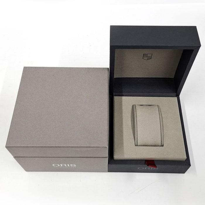 ORIS 
Aquis Date 
With box