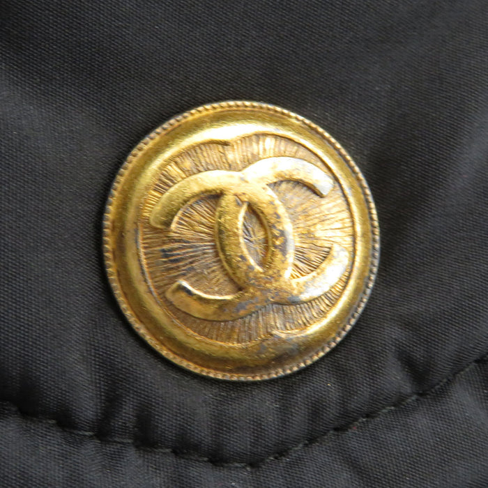 CHANEL 
COCO CC Coco Button Logo Sideline Logo Tape High Neck 
Coco Mark Vintage Silk Down Coat